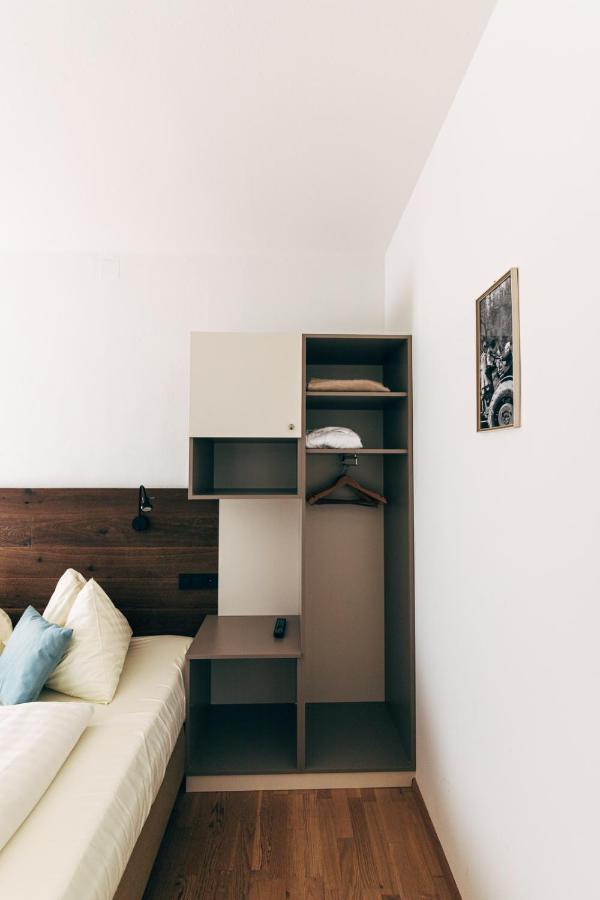 Einzelzimmer mit Balkon